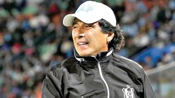 Álvaro Peña se perfila como DT de Oriente, pero el club aún no arregla la salida de Venegas Álvaro Peña se perfila como DT de Oriente, pero el club aún no arregla la salida de Venegas