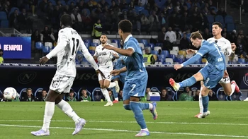 El Nápoles quiere el 'Scudetto' y vence (3-0) al Empoli El Nápoles quiere el 'Scudetto' y vence (3-0) al Empoli