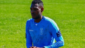 Marc Enoumba: “Blooming me está devolviendo la felicidad de jugar al fútbol” Marc Enoumba: “Blooming me está devolviendo la felicidad de jugar al fútbol”