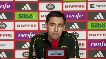 El árbitro de la final de la Copa del Rey llora por los ataques mediáticos El árbitro de la final de la Copa del Rey llora por los ataques mediáticos