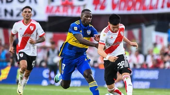 Superclásico histórico: River y Boca chocan en el Monumental ante 85.000 espectadores Superclásico histórico: River y Boca chocan en el Monumental ante 85.000 espectadores