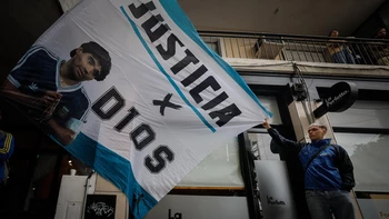 El juicio de Maradona continúa este martes con más médicos y foco en un documento clave El juicio de Maradona continúa este martes con más médicos y foco en un documento clave