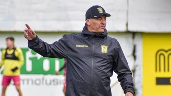 Bustos afirma que el Tigre debe jugar mejor “para conseguir resultados” Bustos afirma que el Tigre debe jugar mejor “para conseguir resultados”