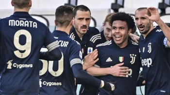 Juventus gana a Bolonia y se acerca a Milan e Inter Juventus gana a Bolonia y se acerca a Milan e Inter