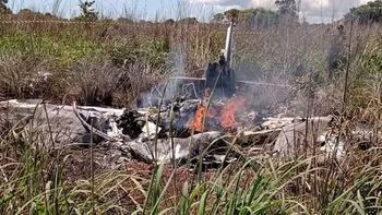 Fallecen el presidente y cuatro futbolistas de un club brasileño tras un accidente aéreo Fallecen el presidente y cuatro futbolistas de un club brasileño tras un accidente aéreo