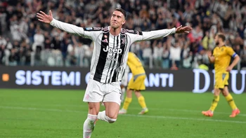 Juventus supera al Udinese y mantiene viva la lucha por la Champions Juventus supera al Udinese y mantiene viva la lucha por la Champions