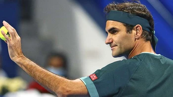 Regreso triunfal de Federer en Doha tras 13 meses fuera de las canchas Regreso triunfal de Federer en Doha tras 13 meses fuera de las canchas
