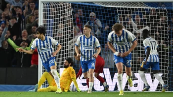 Brighton remontó y venció al Liverpool en un duelo con sabor europeo Brighton remontó y venció al Liverpool en un duelo con sabor europeo