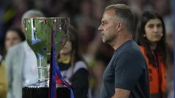 Hansi Flick renueva con el Barcelona hasta junio de 2027 Hansi Flick renueva con el Barcelona hasta junio de 2027