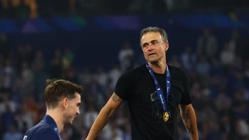 Luis Enrique luce una camiseta en honor a su hija Xana Luis Enrique luce una camiseta en honor a su hija Xana