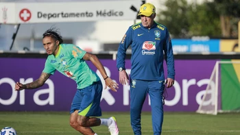 Ancelotti estudia su primer once sin Raphinha, baja por sanción contra Ecuador Ancelotti estudia su primer once sin Raphinha, baja por sanción contra Ecuador