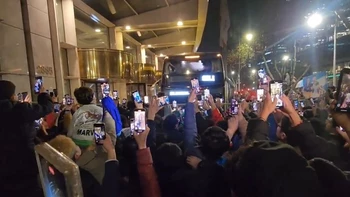 Chile responsabiliza a la AFA del caos en el aeropuerto a la llegada de Argentina Chile responsabiliza a la AFA del caos en el aeropuerto a la llegada de Argentina