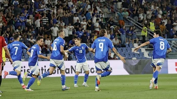 Italia gana sin convencer y se encamina al repechaje Italia gana sin convencer y se encamina al repechaje