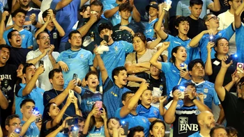 Clásico cruceño: Blooming puso a la venta 13 mil entradas, solo para sus hinchas Clásico cruceño: Blooming puso a la venta 13 mil entradas, solo para sus hinchas