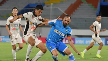 San Antonio y Universitario de Vinto igualan 1-1 en Cochabamba San Antonio y Universitario de Vinto igualan 1-1 en Cochabamba