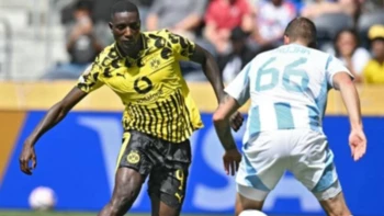 El Dortmund venció (1-0) pero no brilló ante el Ulsan HD El Dortmund venció (1-0) pero no brilló ante el Ulsan HD