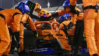 Tres positivos al Covid-19 en McLaren previo al GP de Gran Bretaña Tres positivos al Covid-19 en McLaren previo al GP de Gran Bretaña