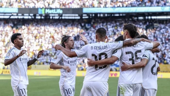 El vuelo del Real Madrid se retrasa por tormenta y se cancela la rueda de prensa El vuelo del Real Madrid se retrasa por tormenta y se cancela la rueda de prensa