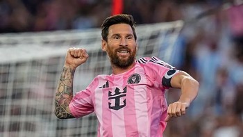 Messi prolonga su romance con el gol con un doblete ante el New England Messi prolonga su romance con el gol con un doblete ante el New England