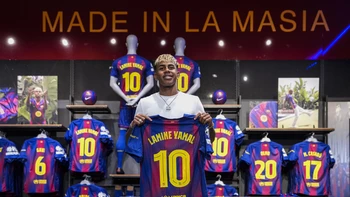 Lamine Yamal: "Messi ha hecho su camino y yo voy a hacer el mío" Lamine Yamal: "Messi ha hecho su camino y yo voy a hacer el mío"