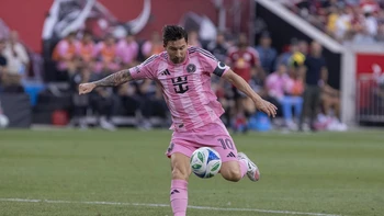 Messi destroza a los Red Bulls con una exhibición de dos goles y una asistencia Messi destroza a los Red Bulls con una exhibición de dos goles y una asistencia