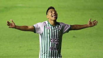 Alexis Ribera: “Venía probando (remates) desde fuera del área y ahora se dio” Alexis Ribera: “Venía probando (remates) desde fuera del área y ahora se dio”