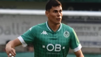 Gol de Jaume Cuéllar en la victoria del Arenteiro frente al Ourense Gol de Jaume Cuéllar en la victoria del Arenteiro frente al Ourense