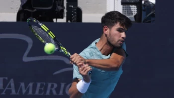 Alcaraz se corona en Cincinnati tras abandono de Sinner Alcaraz se corona en Cincinnati tras abandono de Sinner