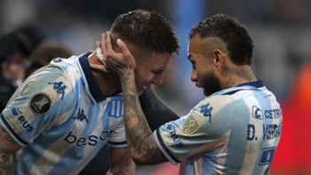 Racing gana en dramático final y se las verá con Vélez en cuartos de final Racing gana en dramático final y se las verá con Vélez en cuartos de final