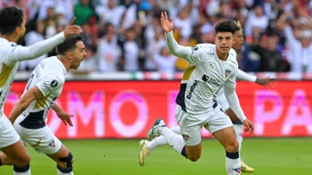 Boliviano Villamil enseña el camino de la clasificación a Liga de Quito en la Libertadores Boliviano Villamil enseña el camino de la clasificación a Liga de Quito en la Libertadores