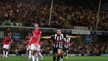 El United firma uno de sus mayores ridículos ante el Grimsby Town El United firma uno de sus mayores ridículos ante el Grimsby Town