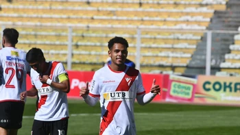 Always Ready, con un hombre menos, venció 2-1 a ABB Always Ready, con un hombre menos, venció 2-1 a ABB