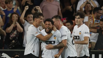 El Valencia suma su primera victoria y corta la racha del Getafe El Valencia suma su primera victoria y corta la racha del Getafe