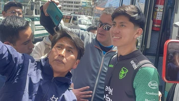 “Miguelito, una foto por favor”, el pedido de los hinchas al crack de la Verde “Miguelito, una foto por favor”, el pedido de los hinchas al crack de la Verde
