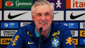 Ancelotti usa cuatro delanteros en el primer entrenamiento de Brasil con el grupo completo Ancelotti usa cuatro delanteros en el primer entrenamiento de Brasil con el grupo completo