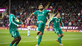 Salah salva al Liverpool con un penal en el último minuto ante Burnley Salah salva al Liverpool con un penal en el último minuto ante Burnley