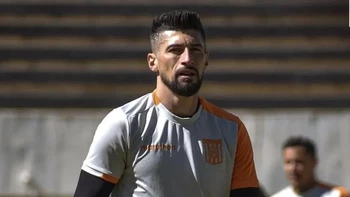 Joel Amoroso explotó: “Nos dejaron solos, la dirigencia debe ponerse los pantalones” Joel Amoroso explotó: “Nos dejaron solos, la dirigencia debe ponerse los pantalones”