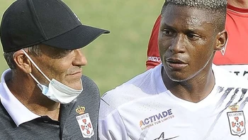 Carlos Navas: “Clausen sabe del grupo humano con que cuenta” Carlos Navas: “Clausen sabe del grupo humano con que cuenta”