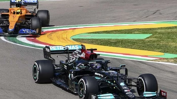 Bottas y Hamilton dominan la primera sesión de libres del GP de Emilia-Romaña Bottas y Hamilton dominan la primera sesión de libres del GP de Emilia-Romaña