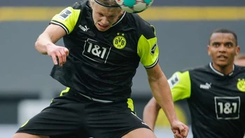 Haaland recupera su olfato goleador y el Borussia Dortmund golea Haaland recupera su olfato goleador y el Borussia Dortmund golea
