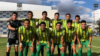 Oriente Petrolero, de la Primera A de la ACF, debe cambiar nombre para no descender Oriente Petrolero, de la Primera A de la ACF, debe cambiar nombre para no descender