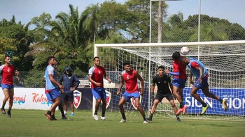 Royal Pari recibe este miércoles a Guaraní en su primera incursión en Copa Libertadores Royal Pari recibe este miércoles a Guaraní en su primera incursión en Copa Libertadores