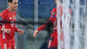 Champions: Bayern se exhibe y roza los cuartos, mientras que Chelsea sorprende al Atlético Madrid Champions: Bayern se exhibe y roza los cuartos, mientras que Chelsea sorprende al Atlético Madrid