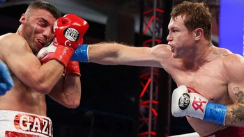 "Canelo" Álvarez aplastó al turco Yildirim en tres asaltos "Canelo" Álvarez aplastó al turco Yildirim en tres asaltos