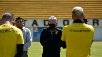 Luis Orozco dirigirá a The Strongest, que puede llegar a ser puntero ante Palmaflor Luis Orozco dirigirá a The Strongest, que puede llegar a ser puntero ante Palmaflor