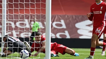 Chelsea se afianza en "Champions", Liverpool tropieza en Newcastle Chelsea se afianza en "Champions", Liverpool tropieza en Newcastle