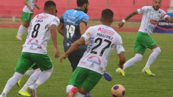 Gran remontada de Real Tomayapo ante Blooming (2-1) en Tarija Gran remontada de Real Tomayapo ante Blooming (2-1) en Tarija