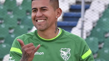 Juan Carlos Arce: “Jugar partidos de selección es muy distinto a jugar el campeonato local” Juan Carlos Arce: “Jugar partidos de selección es muy distinto a jugar el campeonato local”