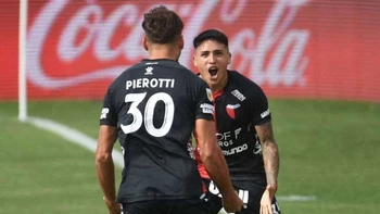 Colón venció a Platense y lidera el campeonato argentino Colón venció a Platense y lidera el campeonato argentino