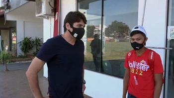 Oriente Petrolero hace realidad el sueño de juvenil chiquitano Limberg Yovió Oriente Petrolero hace realidad el sueño de juvenil chiquitano Limberg Yovió